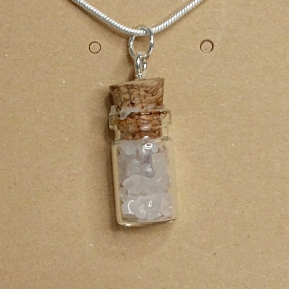 Glass bottle Rose Quartz crystal necklace - Picture 6 of 8